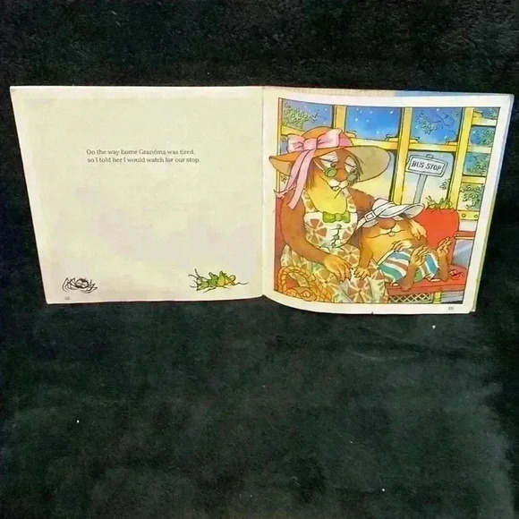 A set of two Vintage 1980s Mercer  Mayer books that include vinyl records - Picture 8 of 14